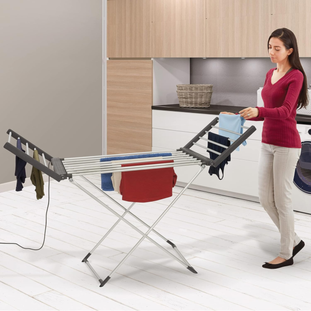 Black And Decker BXAR0001GB Electric Heated Winged Airer Silver