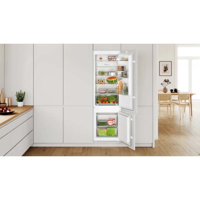 Bosch KIV87NSE0G, Built-in fridge-freezer with freezer at bottom