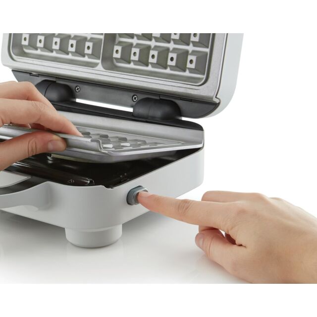Breville VST072 Waffle Maker - Removable Plates - Easy Clean