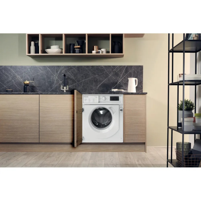 Hotpoint BIWDHG75148UKN Integrated Washer Dryer White