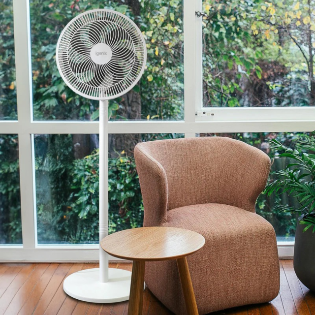 Igenix IGFP012W 12 Inch 7 Bladed Pedestal Fan White
