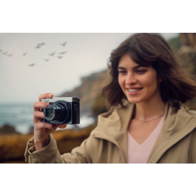Panasonic DC-TZ99E-S Digital Still Camera, 20.3-Megapixel High Sensitivity Mos Sensor Silver / Black