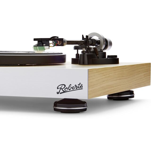 Roberts Radio STYLUSLUXE Direct Drive Turntable With Preamp Wood