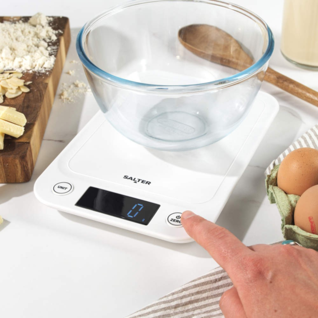Salter 1067 TWFEU12 5 Kg Electrronic Kitchen Scale White