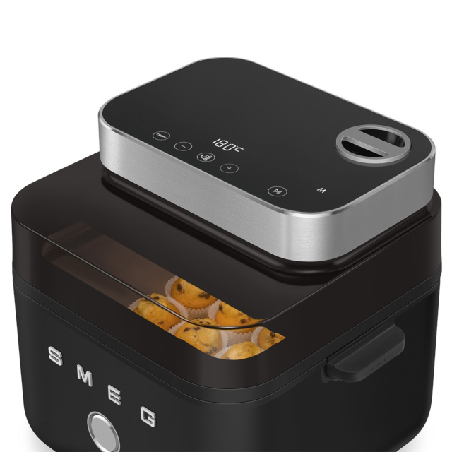 Smeg AFC01BLMUK Dual Flavour Airfryer Matte Black