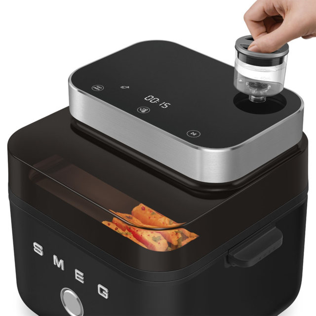 Smeg AFC01BLMUK Dual Flavour Airfryer Matte Black