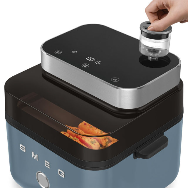 Smeg AFC01SBMUK Dual Flavour Airfryer 7L Matte Storm Blue